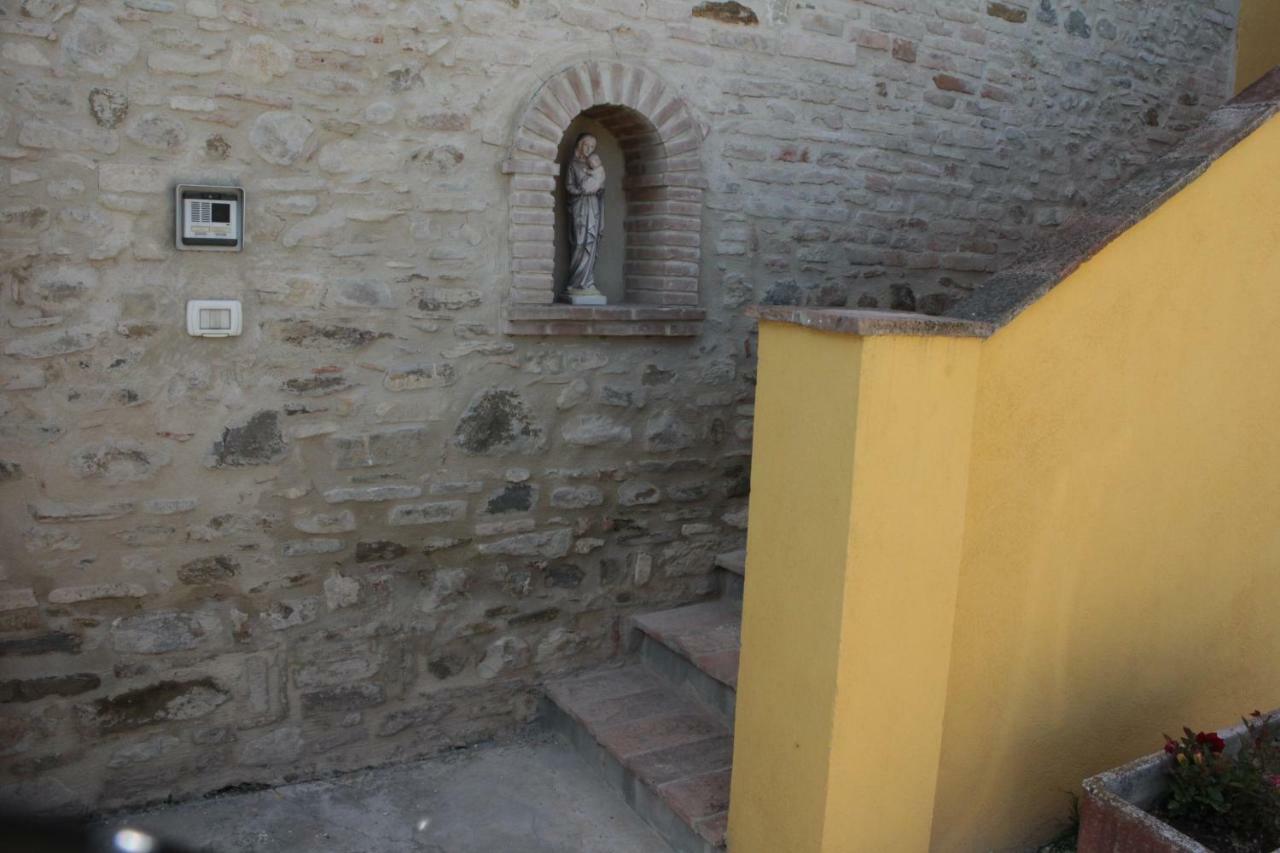 Appartamento Della Pia Bevagna Exterior foto